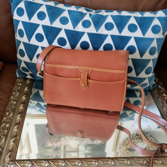 GUC VINTAGE DOONEY BOURKE CROSSBODY - Picture 5 of 12